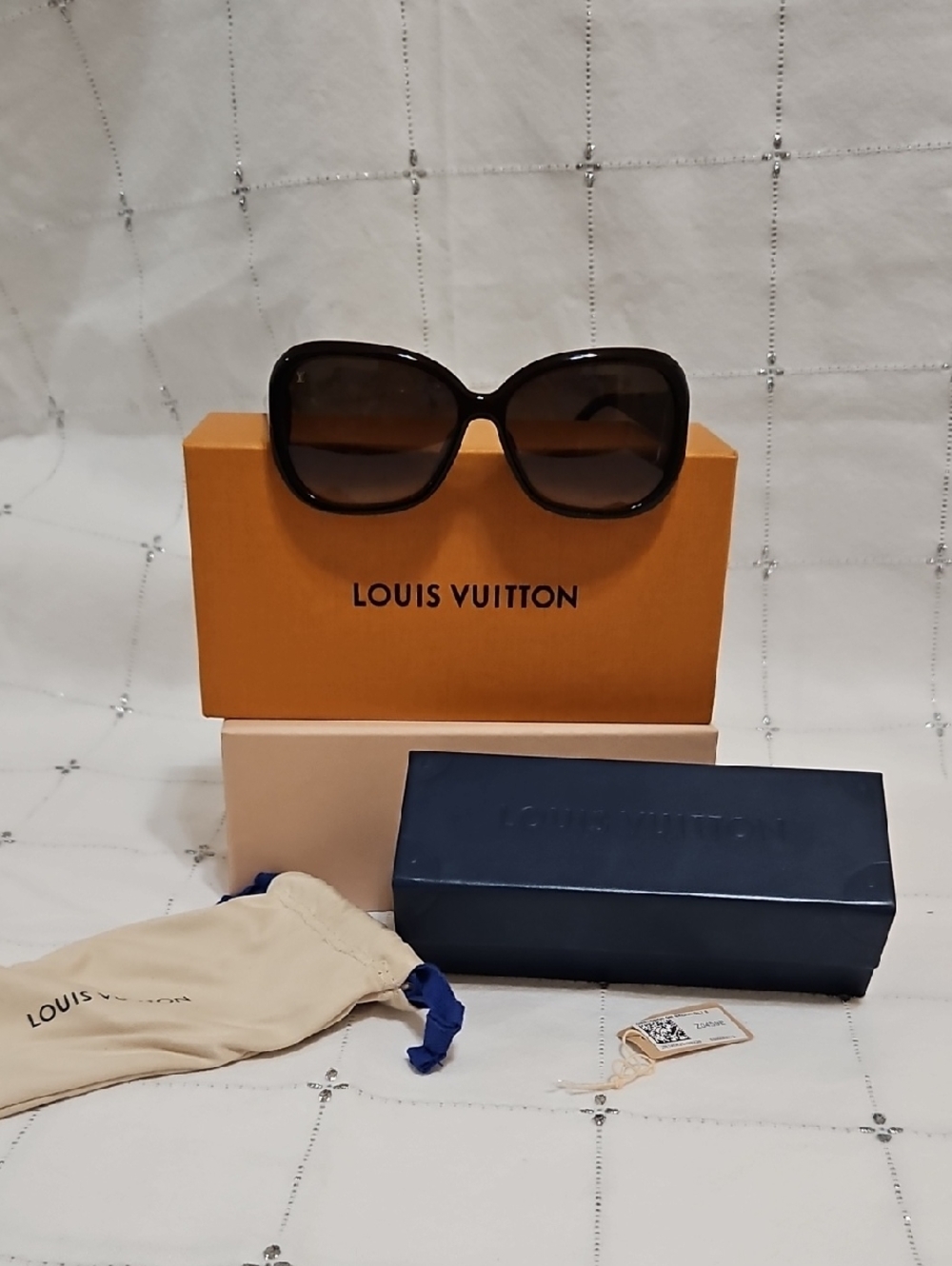 Louis Vuitton Women's Brown Gradient Square Sunglasses (Authentic)